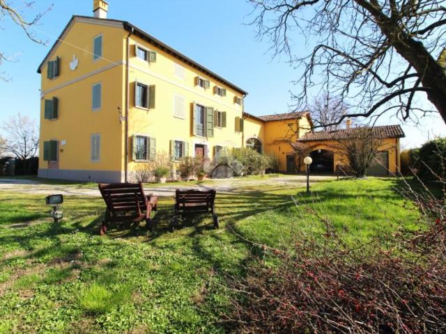 Case e ville in vendita di 712 m² in Via Roma, 2