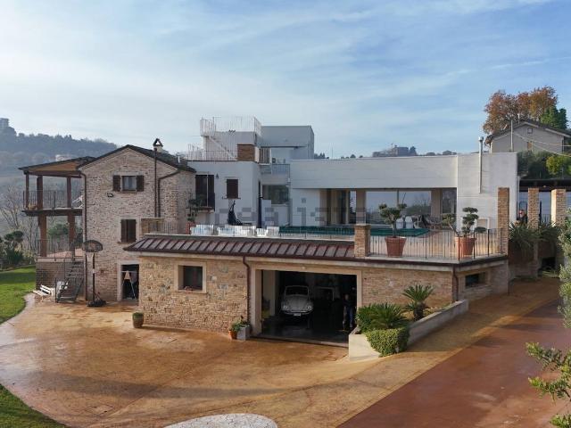 Case e ville in vendita di 712 m² in Contrada San Vincenzo, 3