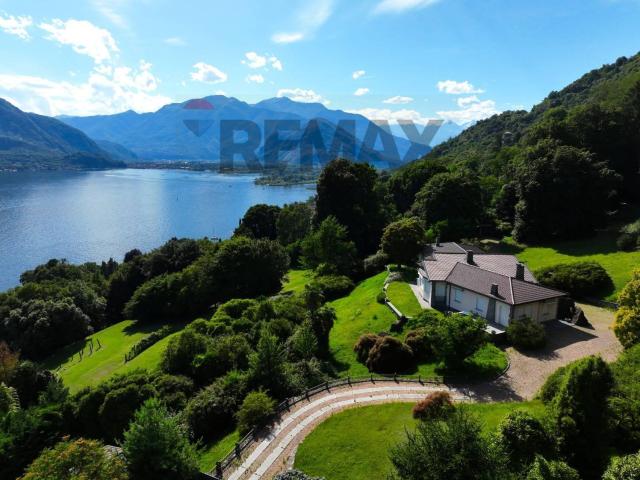 Case e ville in vendita di 718 m²