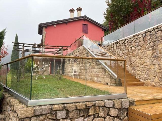 Case e ville in vendita di 729 m² in Via Chiesa Teolo, 18