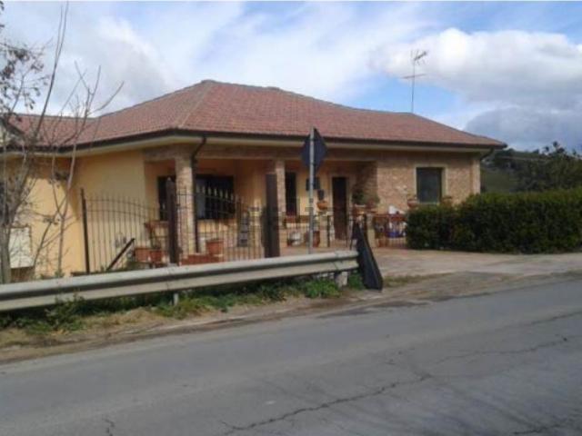 Case e ville in vendita di 72 m² in Contrada Pianetti
