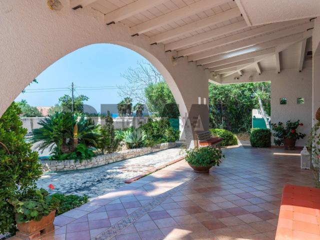 Case e ville in vendita di 99 m² in Via Ponza