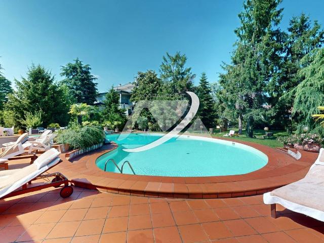 Case e ville in vendita di 730 m²