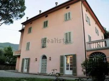 Case e ville in vendita di 730 m² in Via Castellana, 24