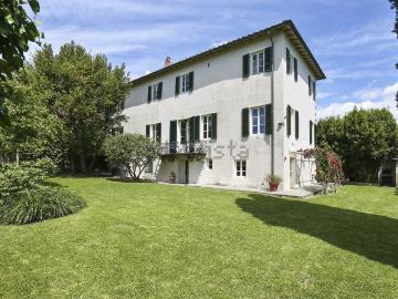 Case e ville in vendita di 735 m² in Via del Colle 1