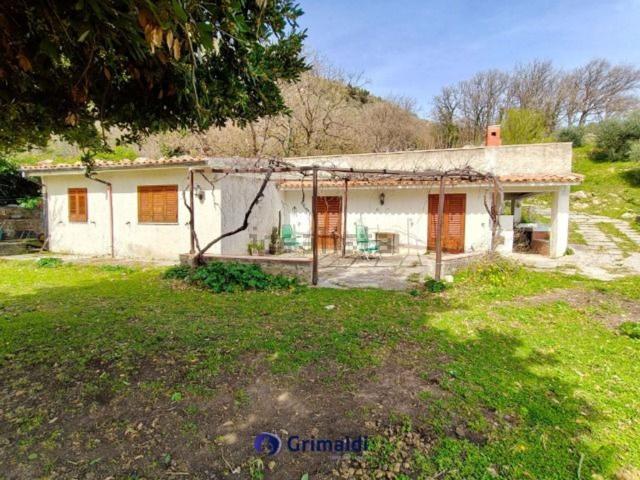 Case e ville in vendita di 77 m² in Via Carbonara