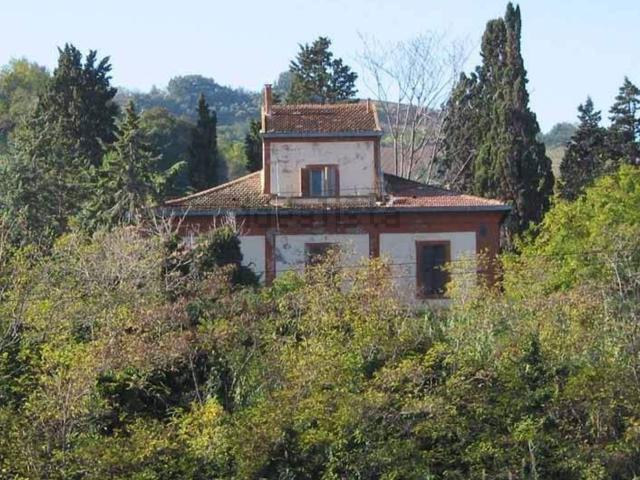 Case e ville in vendita di 740 m²