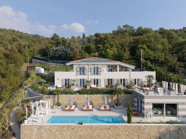 Case e ville in vendita di 741 m² in Via Pozzo Veronese