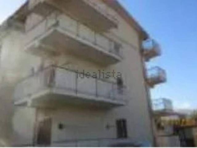 Case e ville in vendita di 744 m² in Via degli Uliveti, 45