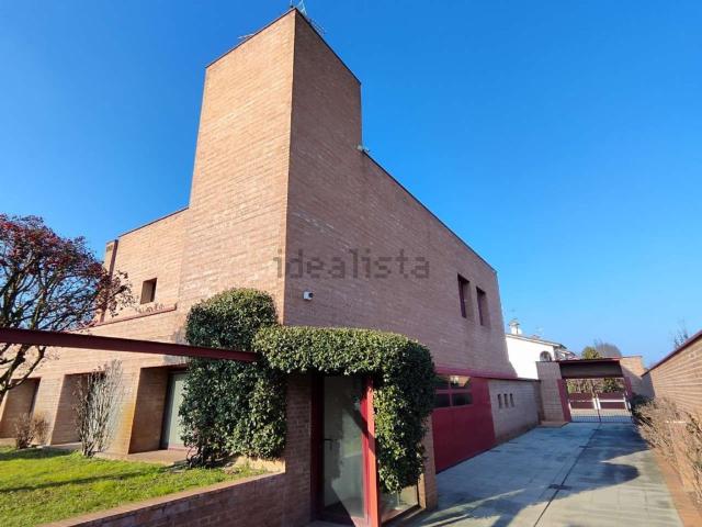 Case e ville in vendita di 744 m² in Via Montegrappa