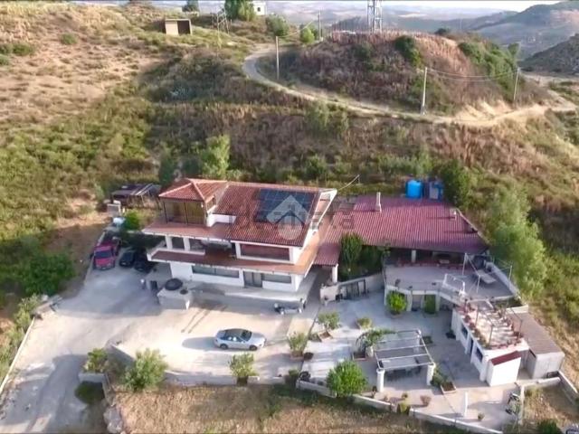 Case e ville in vendita di 744 m² in Contrada Magliacane, 21