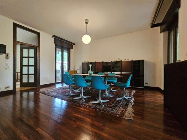 Case e ville in vendita di 745 m²