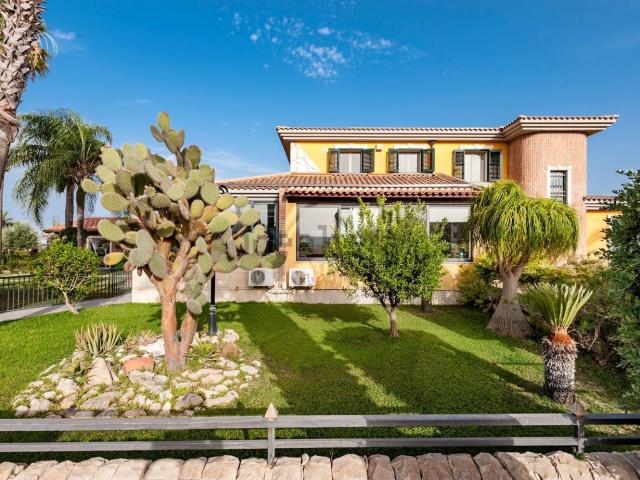 Case e ville in vendita di 746 m² in Contrada Valleforno