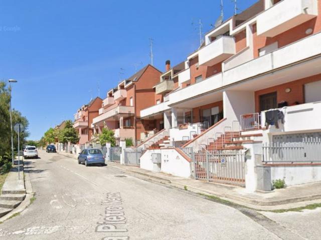 Case e ville in vendita di 74 m² in Via Pietro Nenni