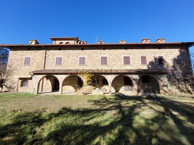 Case e ville in vendita di 750 m²