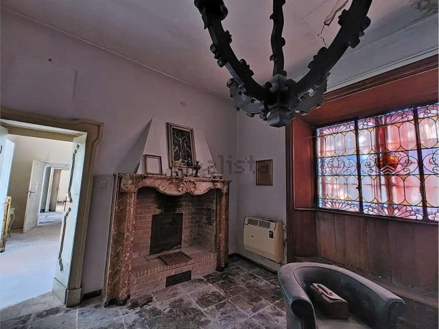 Case e ville in vendita di 750 m²