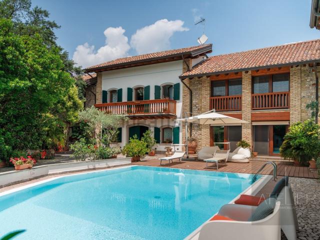 Case e ville in vendita di 752 m²