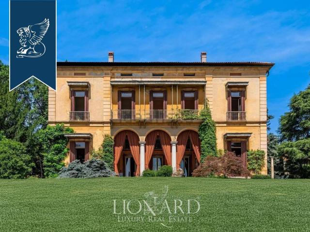 Case e ville in vendita di 750 m²