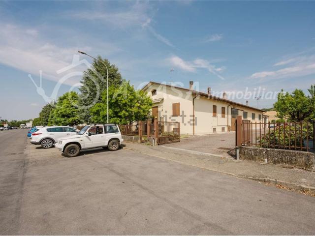 Case e ville in vendita di 750 m² in Via Don Giovanni Corchia, 4