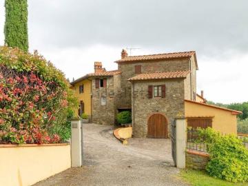 Case e ville in vendita di 750 m² in Via Madonna del Papa, 1
