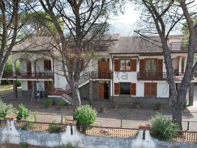 Case e ville in vendita di 750 m² in Via sant&apos antonino