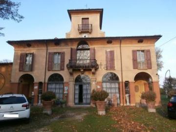 Case e ville in vendita di 750 m² in Via Santa Maria Maggiore, 1