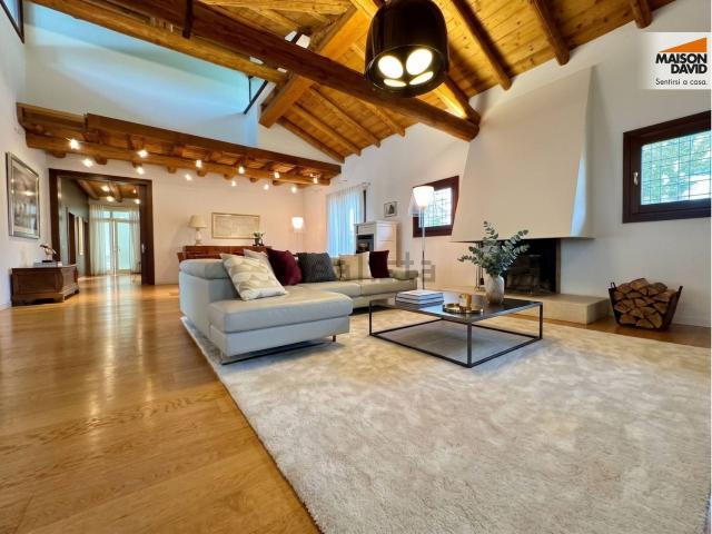 Case e ville in vendita di 750 m² in Via Settimo, 2