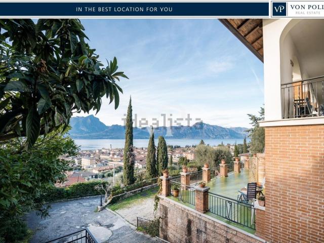 Case e ville in vendita di 750 m² in Via per Albisano