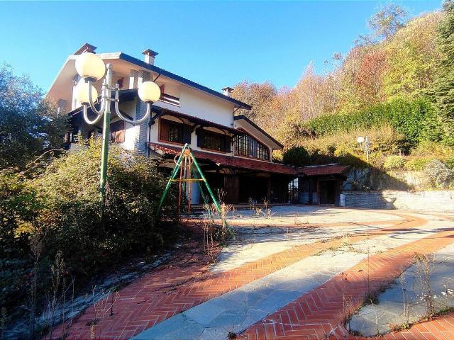 Case e ville in vendita di 750 m² in Località Nava