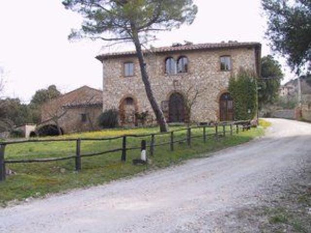 Case e ville in vendita di 750 m² in Strada di palazzo al piano
