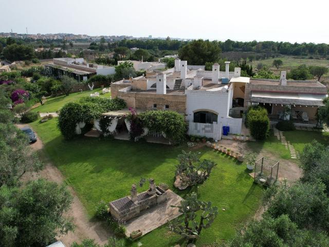 Case e ville in vendita di 750 m² in Strada Vicinale Crocefisso Rimessa