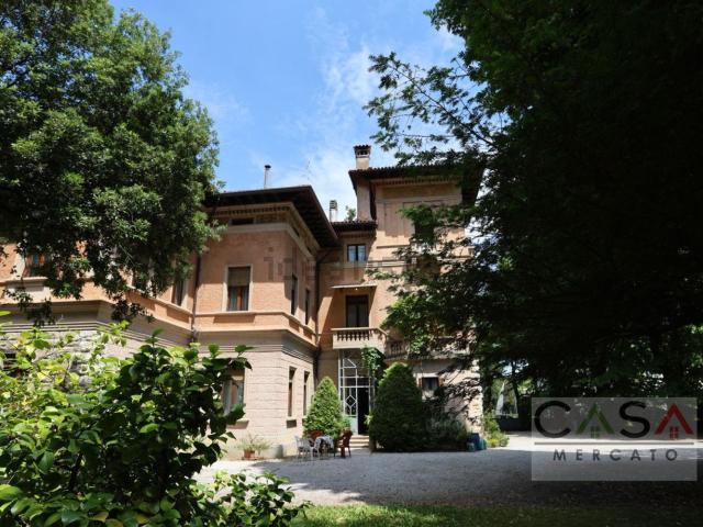 Case e ville in vendita di 754 m² in Via Vittorio Emanuele, 2