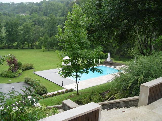 Case e ville in vendita di 755 m² in Via Roncalli, 4