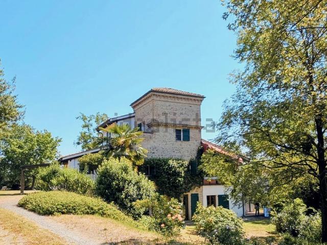 Case e ville in vendita di 756 m²