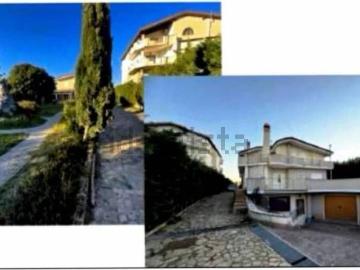Case e ville in vendita di 759 m² in Via Pirainetto