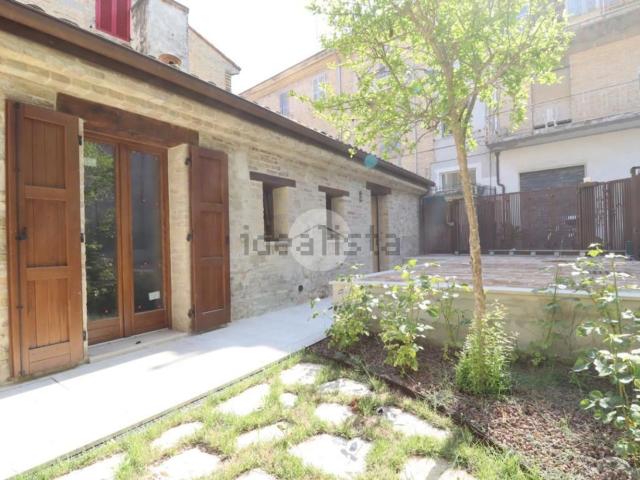 Case e ville in vendita di 75 m² in Via degli Orti, 1