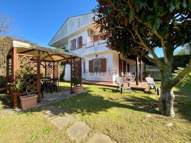 Case e ville in vendita di 75 m² in Via Del Toro, 10