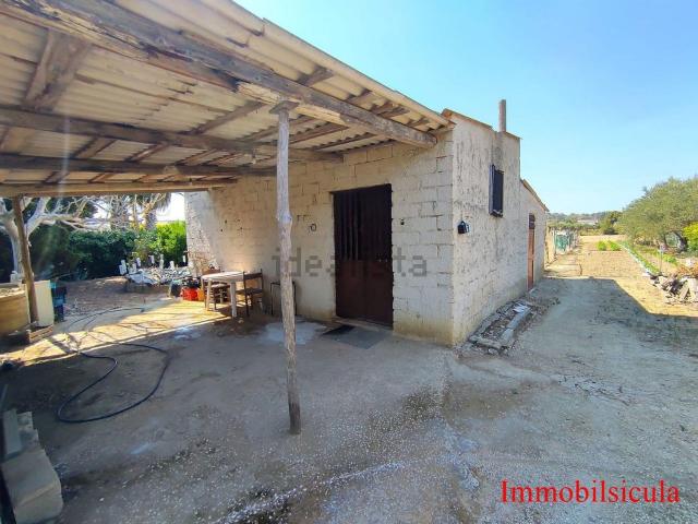 Case e ville in vendita di 75 m² in Via dello Zafferano