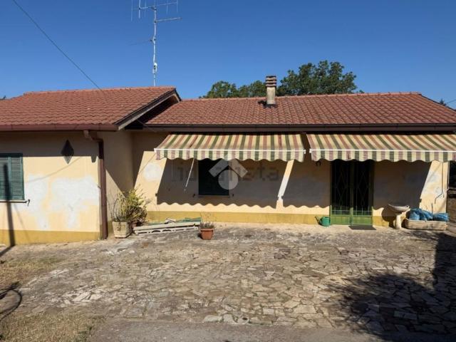Case e ville in vendita di 75 m² in Via di Casa Colonnella