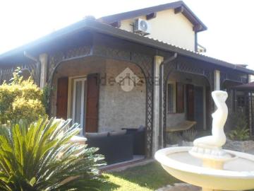 Casa in vendita a Lidi Ferraresi - Giardino