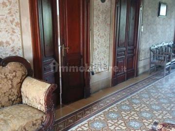 Case e ville in vendita di 760 m²