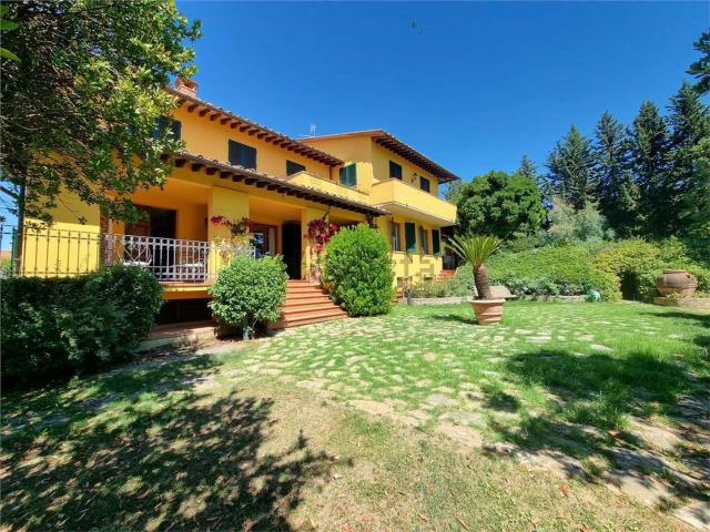 Case e ville in vendita di 760 m²