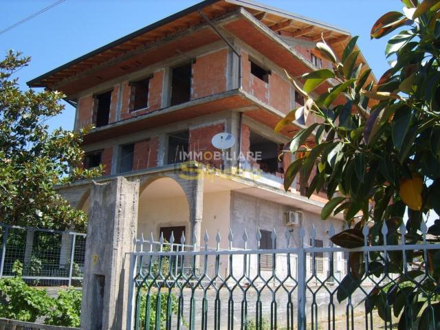 Case e ville in vendita di 760 m² in Via Alessandro Verri