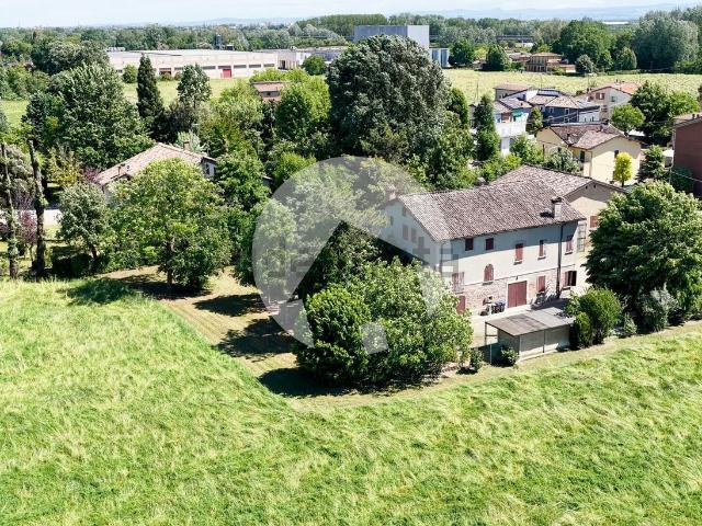 Case e ville in vendita di 760 m² in Via Magnagallo Ovest, 1