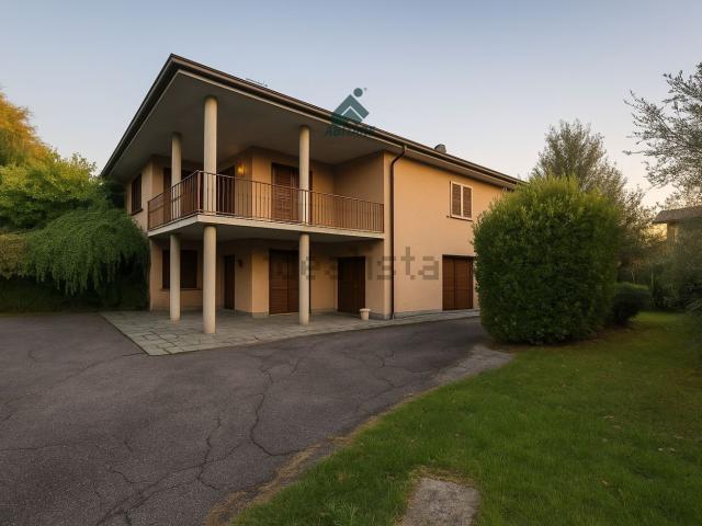 Case e ville in vendita di 765 m² in Via Bernardino Luini, 3