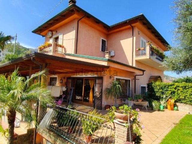 Case e ville in vendita di 767 m² in Via Cappella, 457