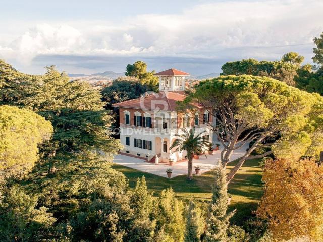 Case e ville in vendita di 769 m² in Via Bartoluccio, 31