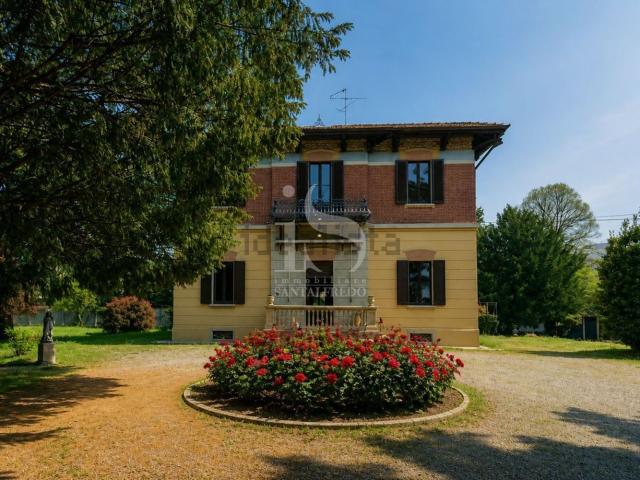 Case e ville in vendita di 770 m² in Via Giuseppe Mazzini, 98