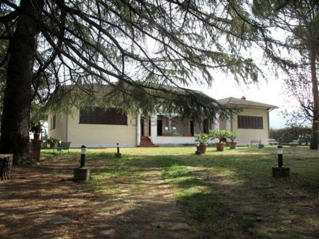 Case e ville in vendita di 771 m² in Via dei Molini