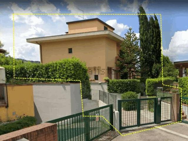 Case e ville in vendita di 774 m² in Via valle del vingone, 26